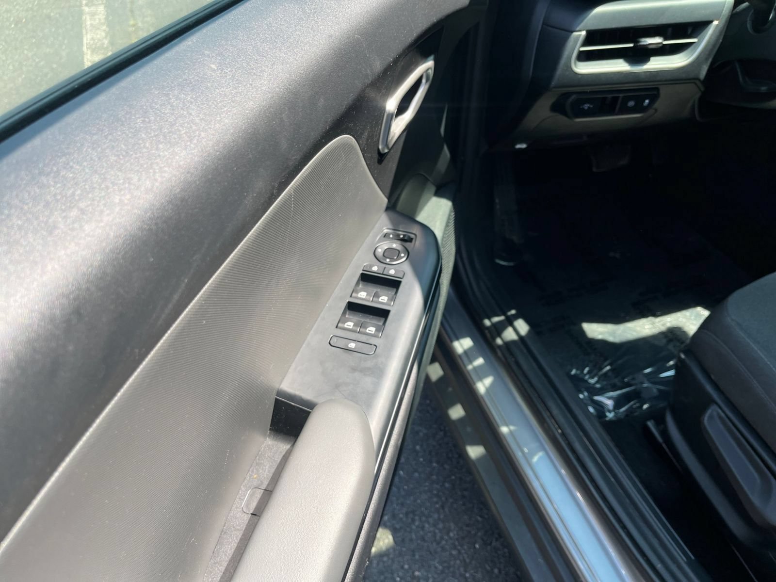 Used 2025 Kia K4 FWD image 21