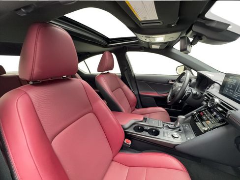 Used 2023 Lexus IS 300 w/ Comfort Package RWD image 31