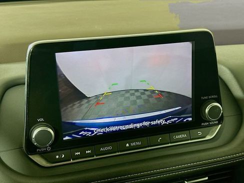 Certified 2023 Nissan Rogue SV image 15