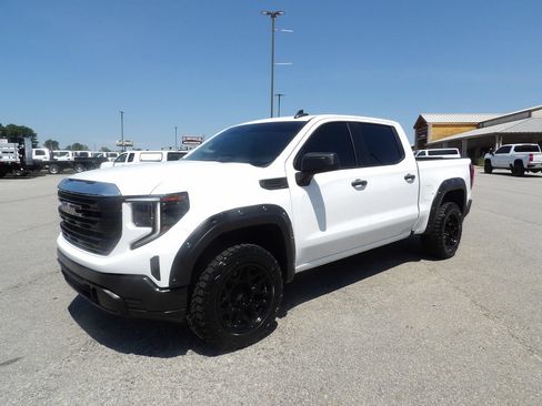 Used 2024 GMC Sierra 1500 Pro w/ Pro Value Package AWD/4WD image 3