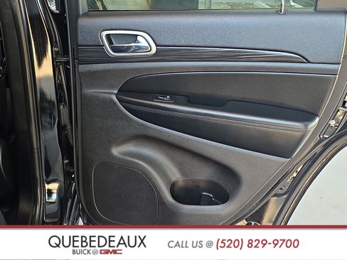 Used 2020 Jeep Grand Cherokee Laredo RWD image 19