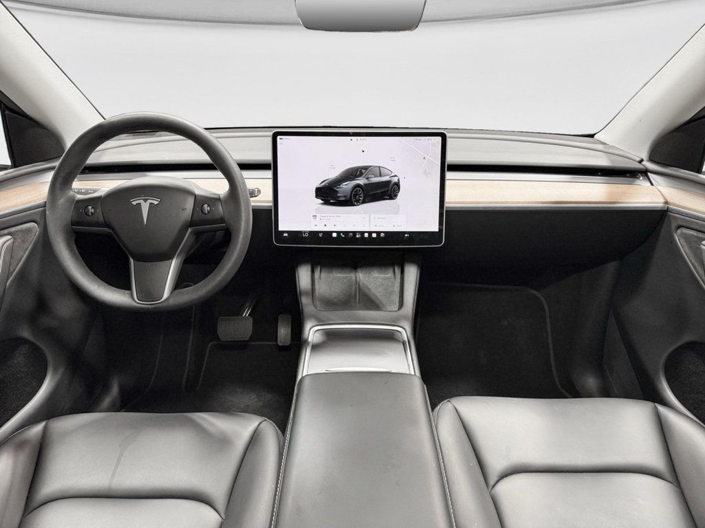Used 2024 Tesla Model Y Long Range AWD/4WD image 16