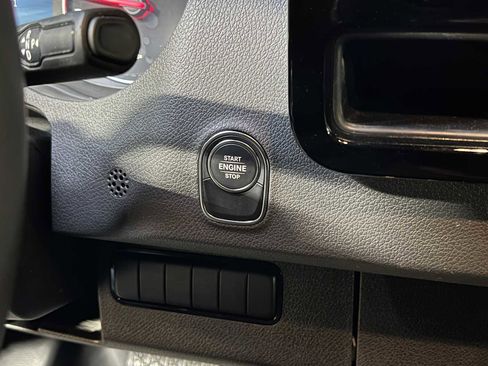 Used 2025 Mercedes-Benz Sprinter 2500 image 30