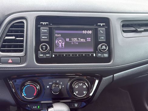 Used 2021 Honda HR-V LX image 16