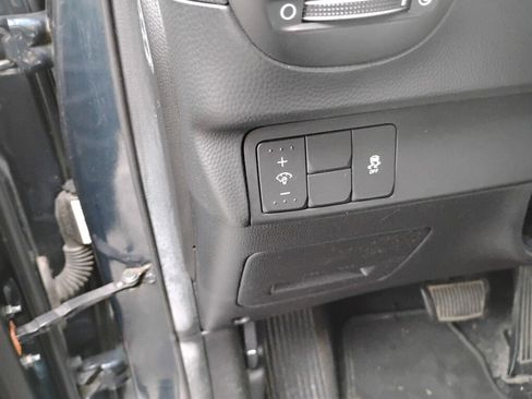Used 2019 Kia Soul + FWD image 14