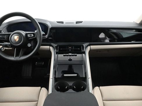 Certified 2026 Porsche Panamera image 9