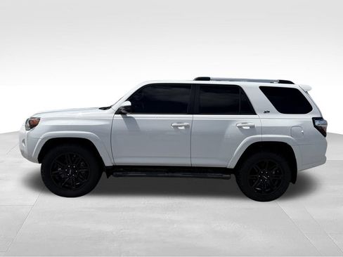 Used 2022 Toyota 4Runner SR5 AWD/4WD image 2