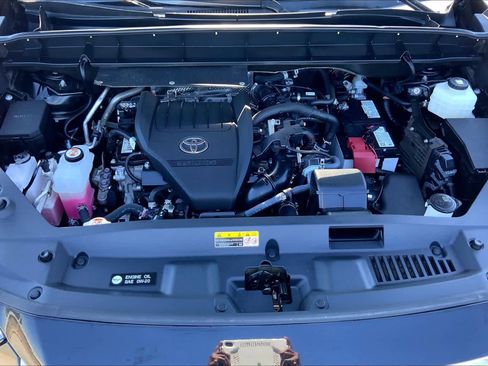 Certified 2024 Toyota Highlander LE image 31