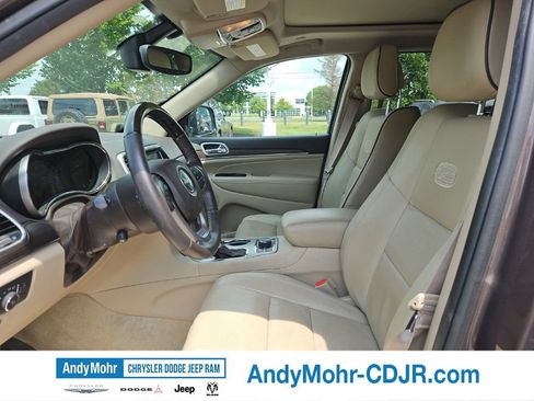Used 2018 Jeep Grand Cherokee Overland AWD/4WD image 6