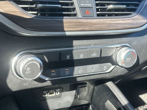 Used 2024 Nissan Altima 2.5 SV FWD image 20