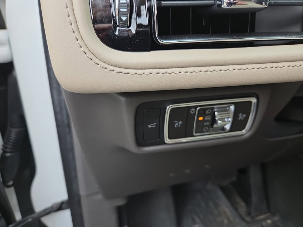 Used 2024 Lincoln Aviator AWD w/ Premium Package image 10