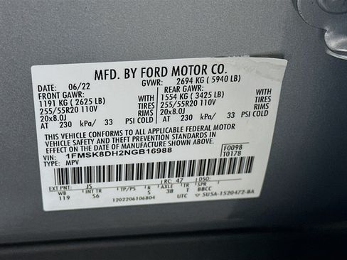 Used 2022 Ford Explorer XLT w/ Equipment Group 202A AWD/4WD image 12