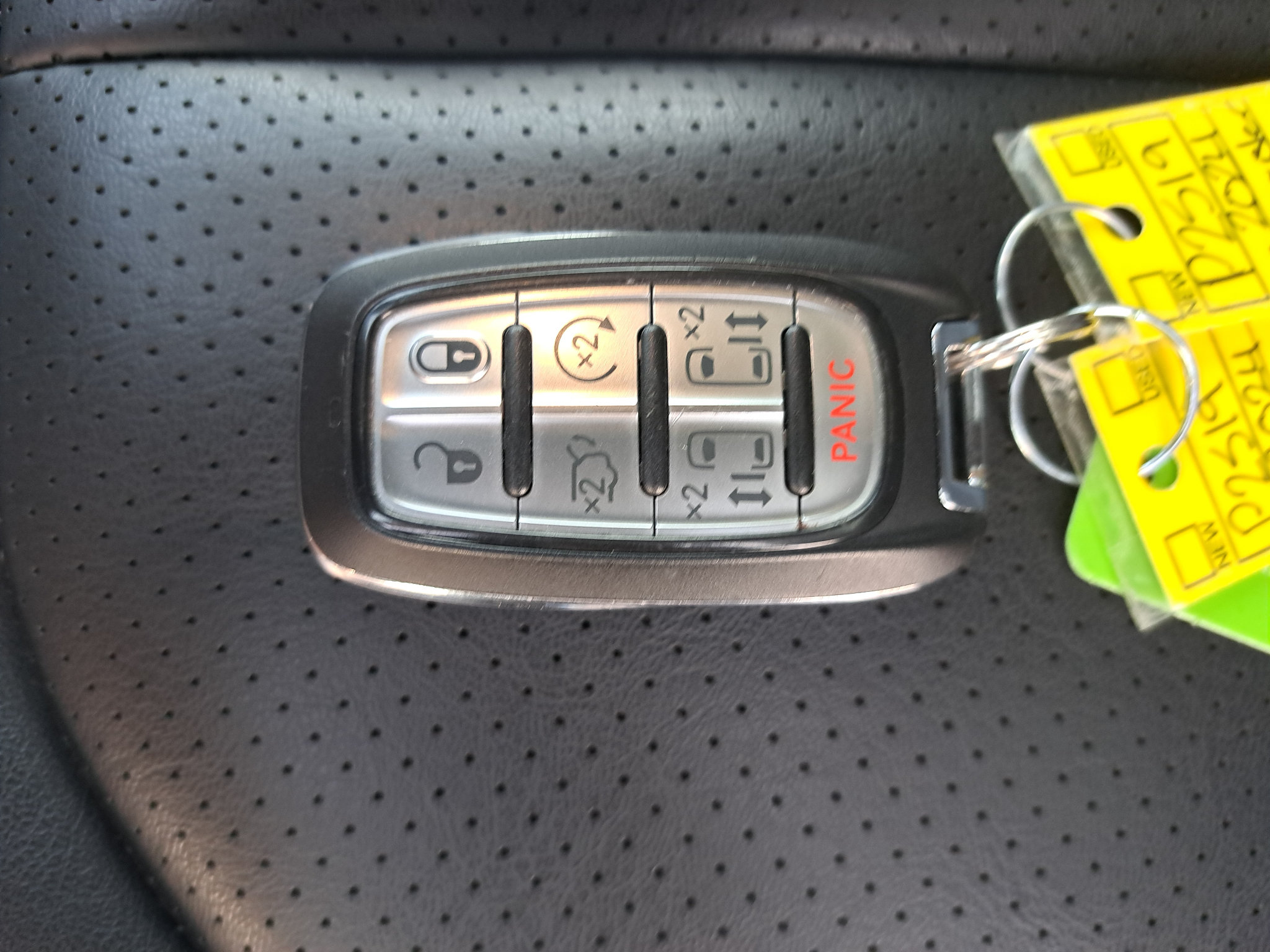 Certified 2024 Chrysler Pacifica Touring-L FWD image 36