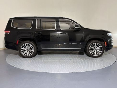 Used 2022 Jeep Grand Wagoneer Series III AWD/4WD image 7
