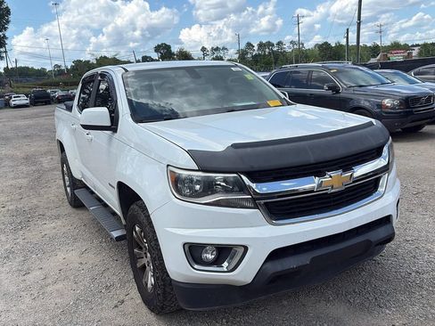 Used 2017 Chevrolet Colorado LT w/ LT Convenience Package RWD image 3