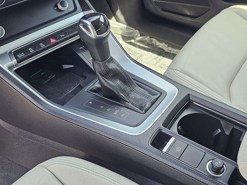 Used 2020 Audi Q3 2.0T Premium Plus w/ Premium Plus Package image 34