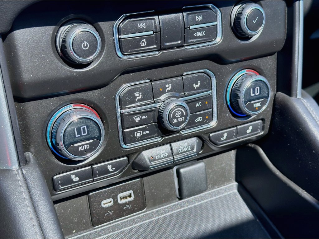 Used 2023 Chevrolet Tahoe Z71 AWD/4WD image 15