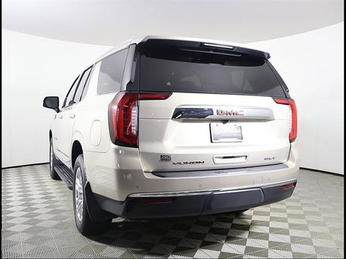 Used 2021 GMC Yukon SLT w/ SLT Premium Package RWD image 4