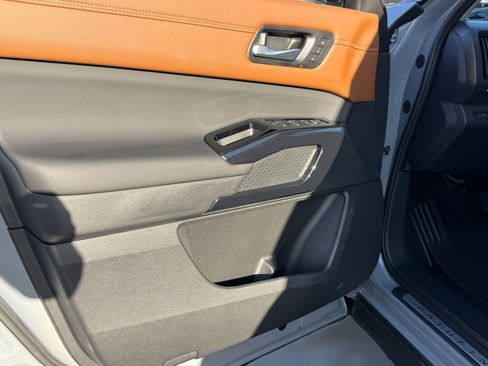 New 2026 Nissan Pathfinder Platinum image 11