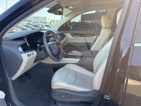 Used 2022 Cadillac XT6 Premium Luxury image 8