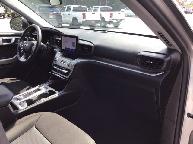 Used 2023 Ford Explorer XLT AWD/4WD image 25