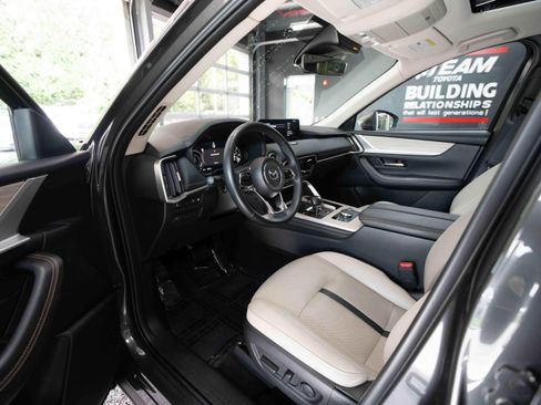 Used 2024 MAZDA CX-90 Plug-In Hybrid w/ Preferred AWD/4WD image 8