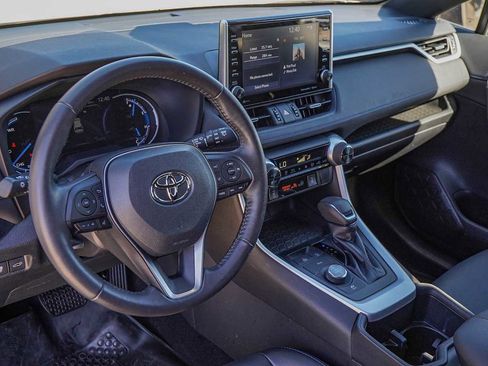 Used 2022 Toyota RAV4 XSE image 9