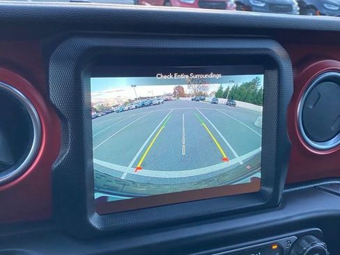 Used 2022 Jeep Wrangler Unlimited Rubicon w/ LED Lighting Group image 17