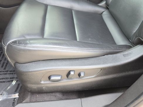 Used 2023 Cadillac XT4 Premium Luxury image 21