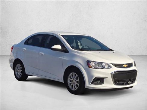 Used 2020 Chevrolet Sonic LT w/ Convenience Package image 3