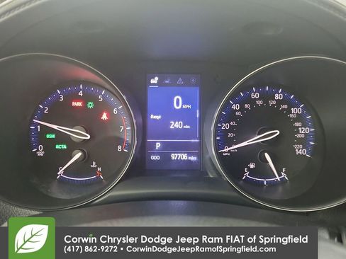 Used 2019 Toyota C-HR XLE FWD image 22