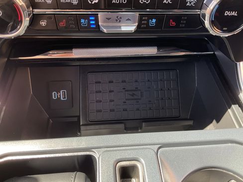 Used 2024 Ford F150 Platinum w/ FX4 Off-Road Package AWD/4WD image 18