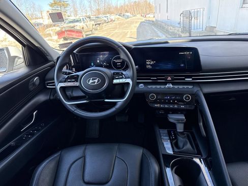 Used 2024 Hyundai Elantra Limited image 14