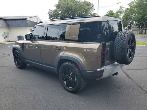Used 2023 Land Rover Defender 110 SE AWD/4WD image 3