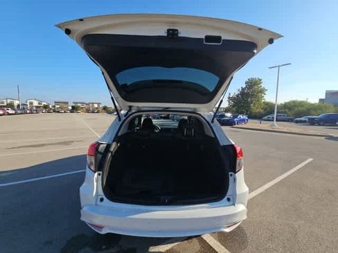Used 2019 Honda HR-V Touring image 25