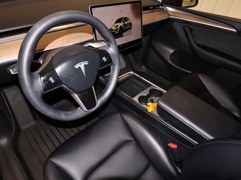 Used 2025 Tesla Model Y Long Range AWD/4WD image 28