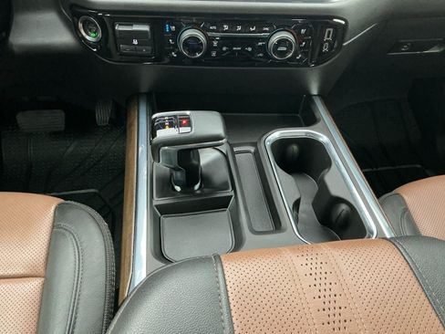 Used 2023 Chevrolet Silverado 1500 High Country w/ High Country Premium Package AWD/4WD image 13