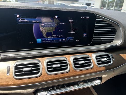 Used 2025 Mercedes-Benz GLE 450 4MATIC image 17