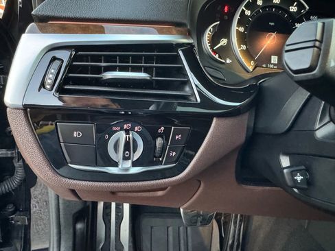 Used 2017 BMW 540i image 32