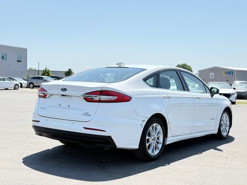 Used 2019 Ford Fusion SE FWD image 6