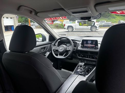 Used 2024 Nissan Rogue S AWD/4WD image 25