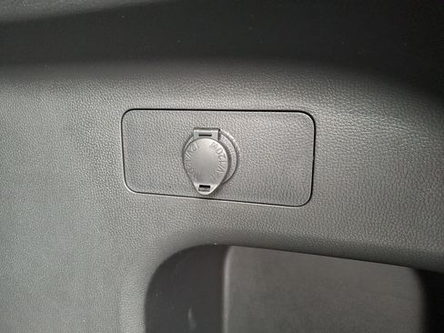 Used 2024 Toyota RAV4 XLE image 39