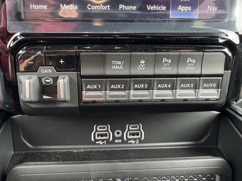 New 2026 RAM 2500 Laramie w/ Night Edition image 39