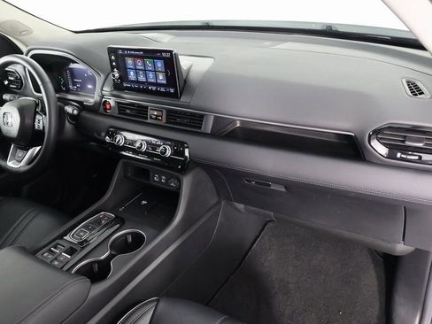 Used 2025 Honda Pilot Elite image 9