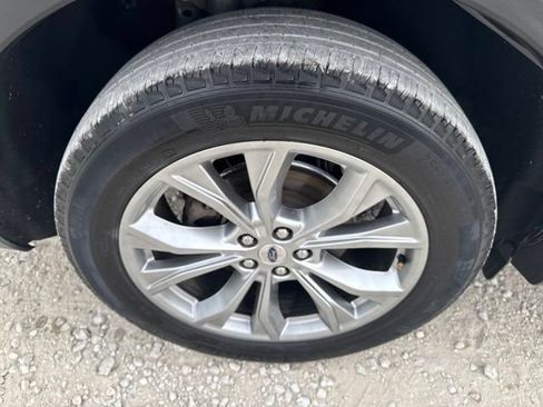 Used 2021 Ford Explorer XLT w/ Equipment Group 202A AWD/4WD image 30