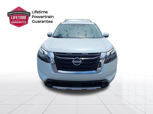 Certified 2025 Nissan Pathfinder SL AWD/4WD image 4