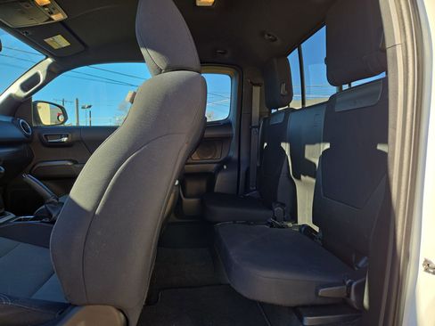 Used 2020 Toyota Tacoma TRD Sport image 13