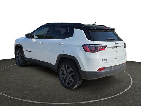 Used 2026 Jeep Compass Limited AWD/4WD image 3