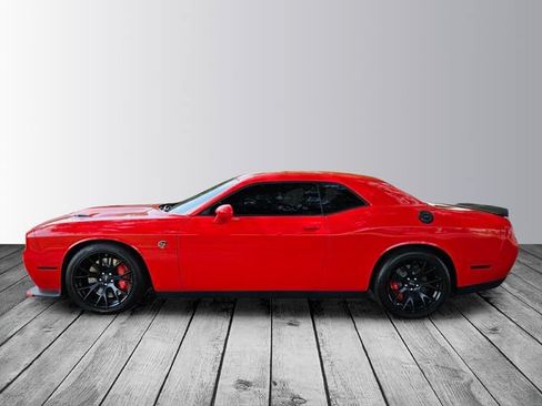 Used 2015 Dodge Challenger SRT Hellcat RWD image 2