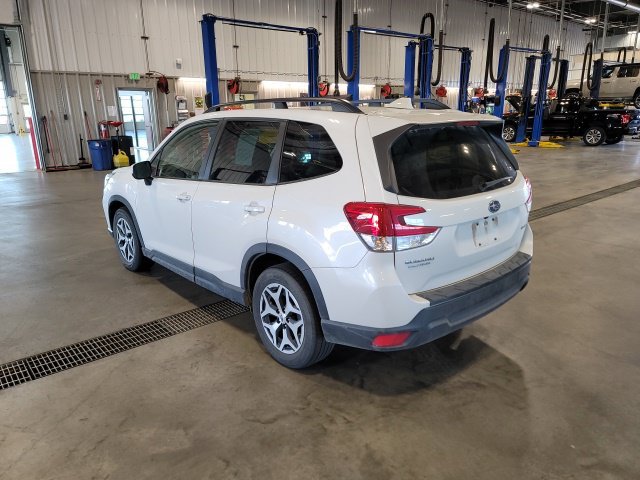 Used 2021 Subaru Forester Premium AWD/4WD image 5